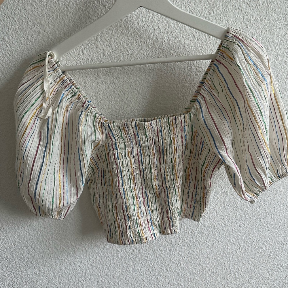 Crop top with puff sleeves